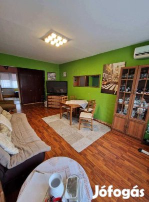 Eladó 53 m-es, tehermentes lakás Székesfehérvár közkedvelt részén a