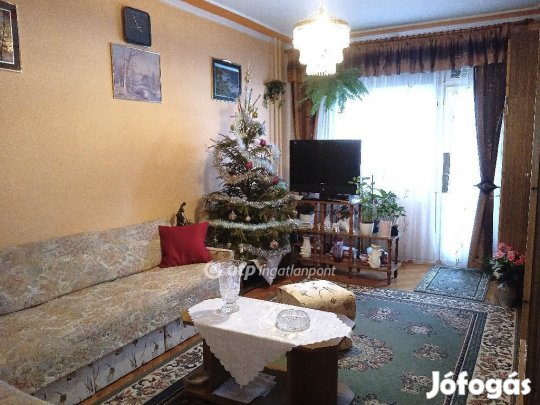 Eladó 53 nm-es lakás Ajka