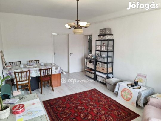 Eladó 53 nm-es lakás Siófok