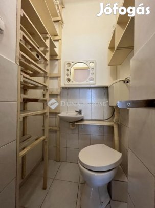 Eladó 53 nm-es lakás Veszprém