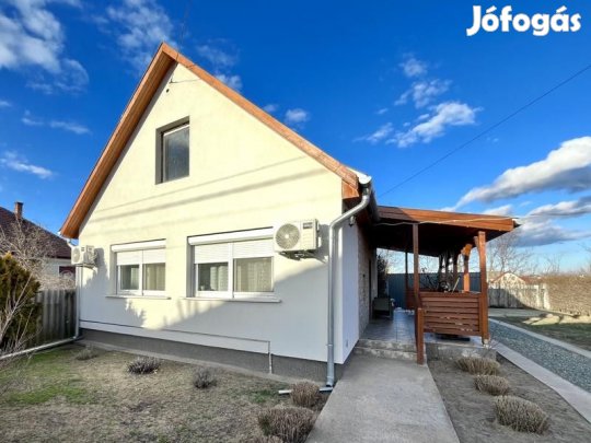 Eladó 54 nm-es Felújított Családi ház Nagykáta