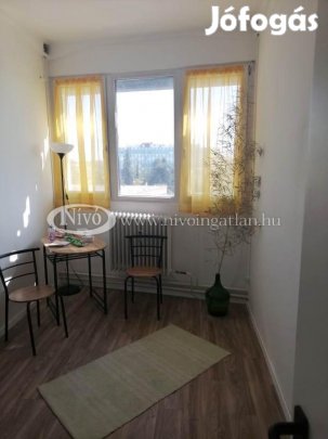 Eladó 54 nm-es Üzlet Veszprém