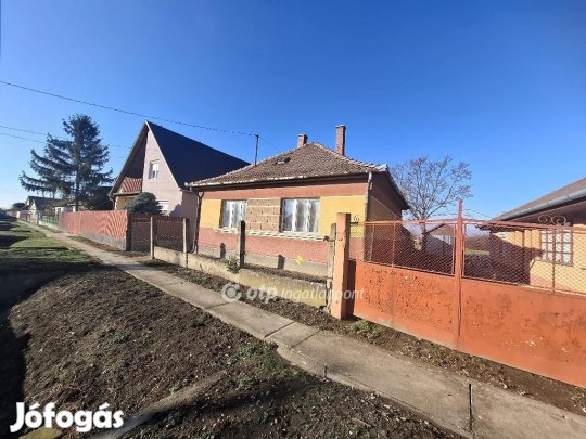 Eladó 54 nm-es ház Biharkeresztes