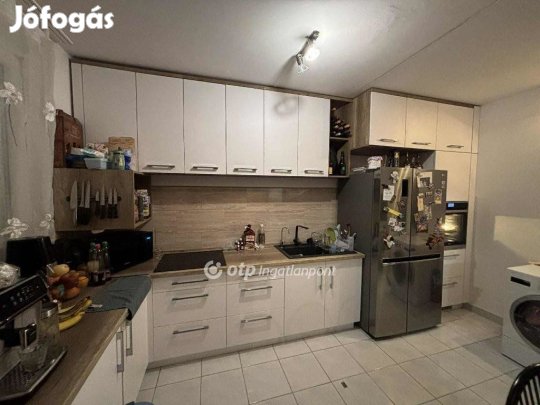 Eladó 54 nm-es lakás Debrecen