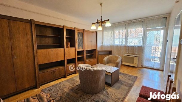 Eladó 54 nm-es lakás Eger