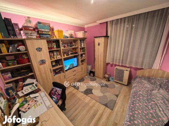 Eladó 54 nm-es lakás Hajdúböszörmény