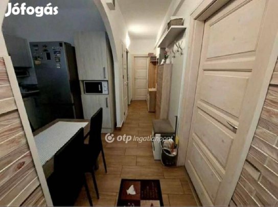 Eladó 54 nm-es lakás Mohács