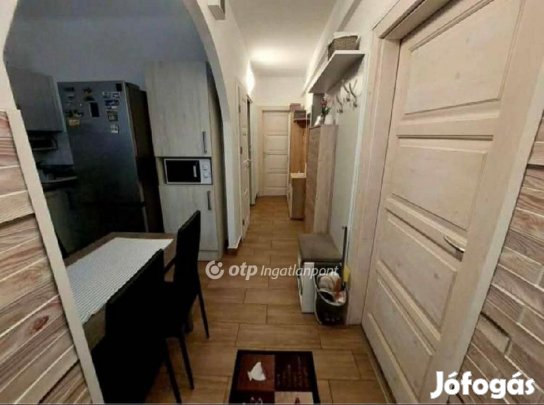 Eladó 54 nm-es lakás Mohács