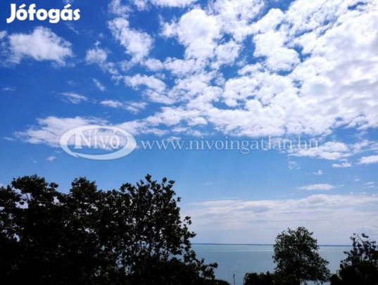 Eladó 55 nm-es Üdülő, nyaraló Balatonalmádi