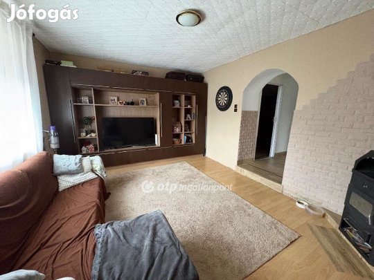 Eladó 55 nm-es ház Ostoros