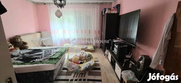 Eladó 55 nm-es ház Szeged
