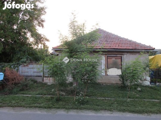 Eladó 55 nm-es ház Tokaj