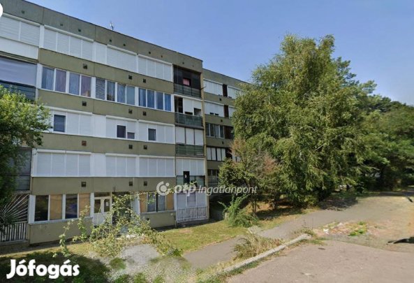 Eladó 55 nm-es lakás Bátonyterenye