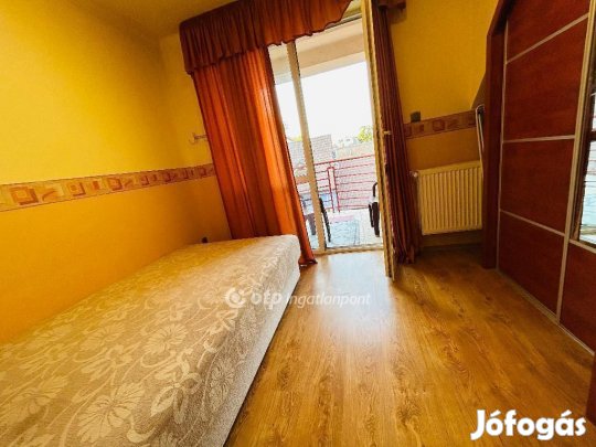 Eladó 55 nm-es lakás Debrecen
