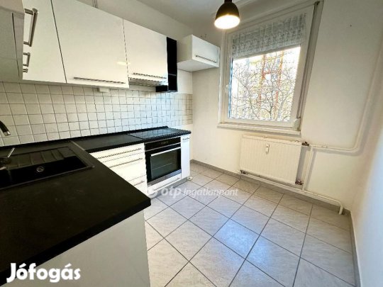 Eladó 55 nm-es lakás Debrecen
