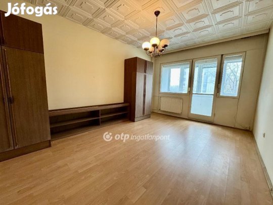 Eladó 55 nm-es lakás Győr