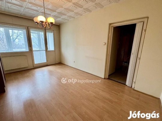 Eladó 55 nm-es lakás Győr