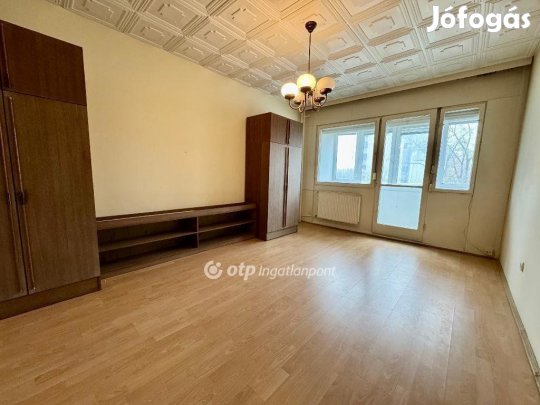 Eladó 55 nm-es lakás Győr