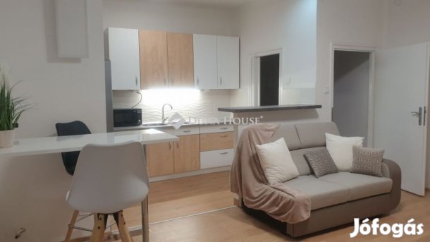 Eladó 55 nm-es lakás Pécs