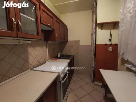 Eladó 55 nm-es lakás Szeged