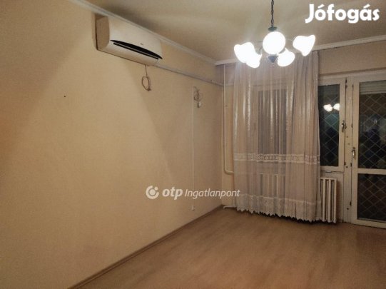 Eladó 55 nm-es lakás Szeged