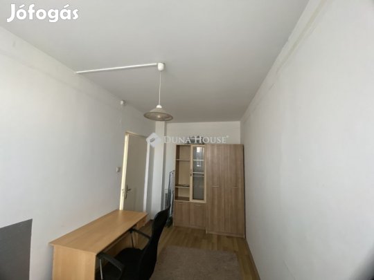 Eladó 55 nm-es lakás Szeged
