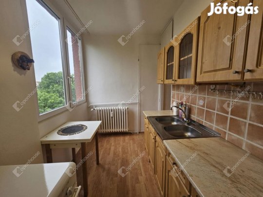 Eladó 55 nm-es lakás Tatabánya