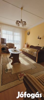 Eladó 55 nm-es lakás a Tizeshonvéd utcában!