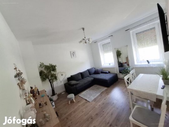 Eladó 56 nm-es Felújított Családi ház Kaposvár