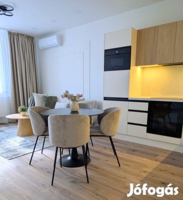 Eladó 56 nm-es Felújított tégla lakás Szeged Vedres utca