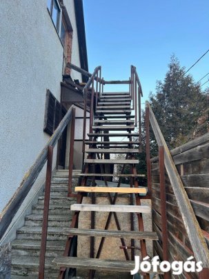 Eladó 56 nm-es ház Göd