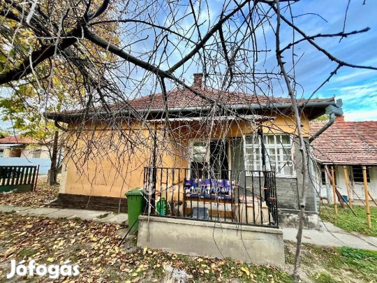Eladó 56 nm-es ház Jászkisér