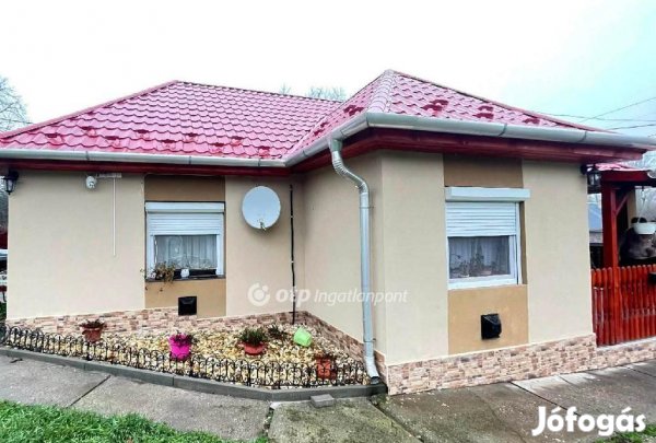 Eladó 56 nm-es ház Vatta