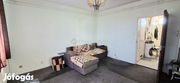 Eladó 56 nm-es lakás Kistelek