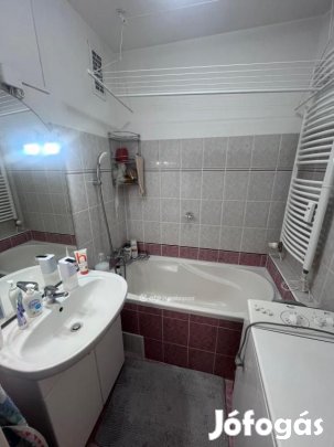 Eladó 56 nm-es lakás Szeged