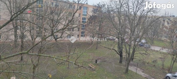Eladó 56 nm-es lakás Székesfehérvár