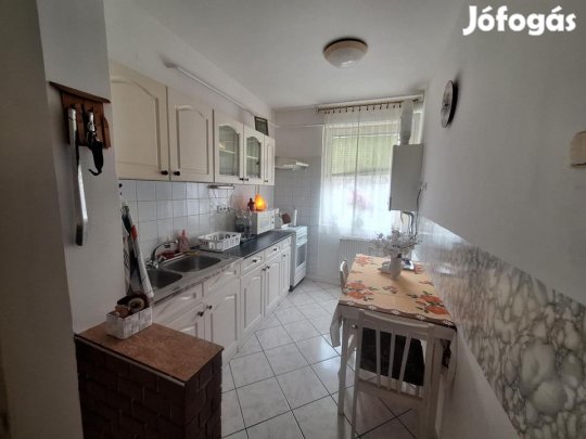 Eladó 56 nm-es tégla lakás Kiskunfélegyháza