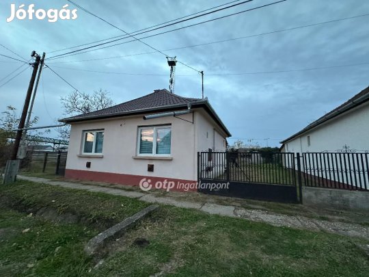 Eladó 57 nm-es ház Mátészalka