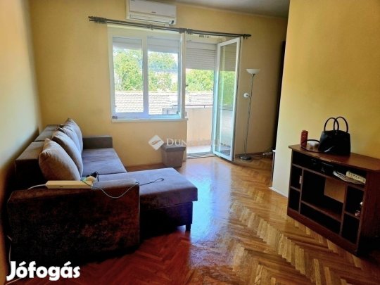 Eladó 57 nm-es lakás Pécs