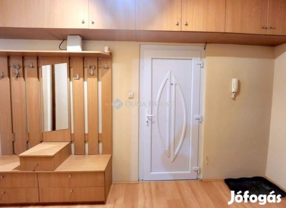 Eladó 57 nm-es lakás Pécs