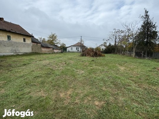 Eladó 587 nm-es telek Abádszalók