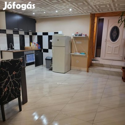 Eladó 58 nm-es lakás Berettyóújfalu