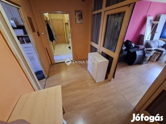 Eladó 58 nm-es lakás Pécs