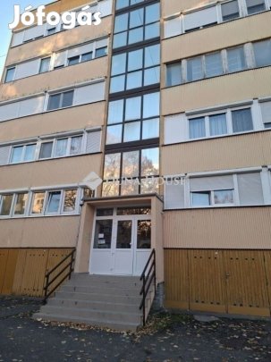Eladó 58 nm-es lakás Pécs