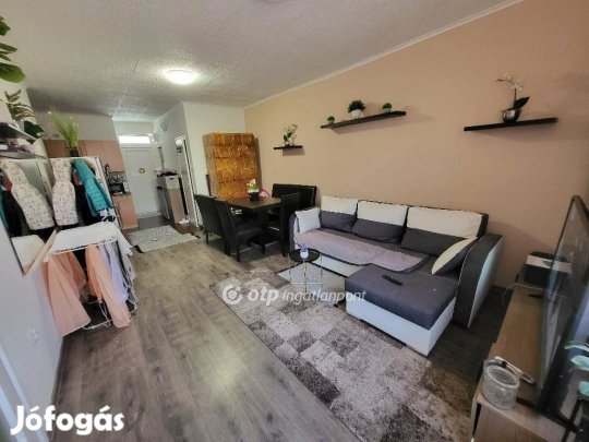 Eladó 59 nm-es lakás Békés