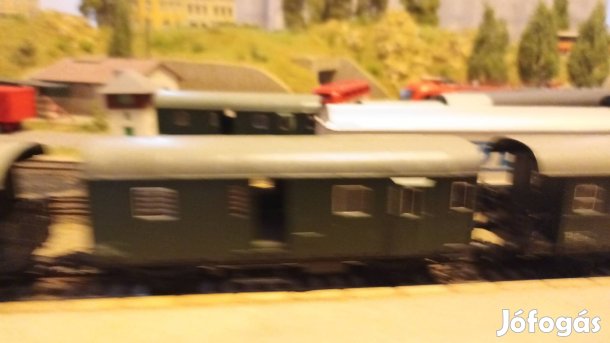 Eladó 5 db H0 Reko kocsi