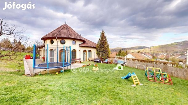 Eladó 5 szobás, 185nm-es ház Kazincbarcikán