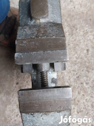 Eladó 60-as műszerész satu.