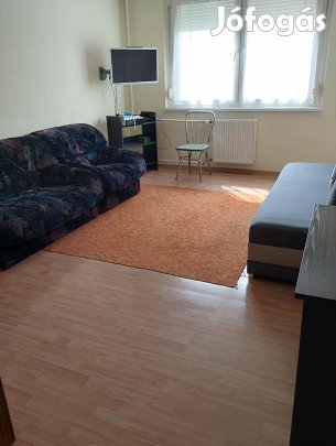 Eladó 60 m2-es panellakás