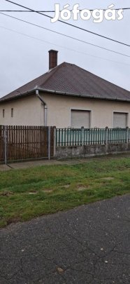 Eladó 60 nm-es Felújítandó Családi ház Balmazújváros